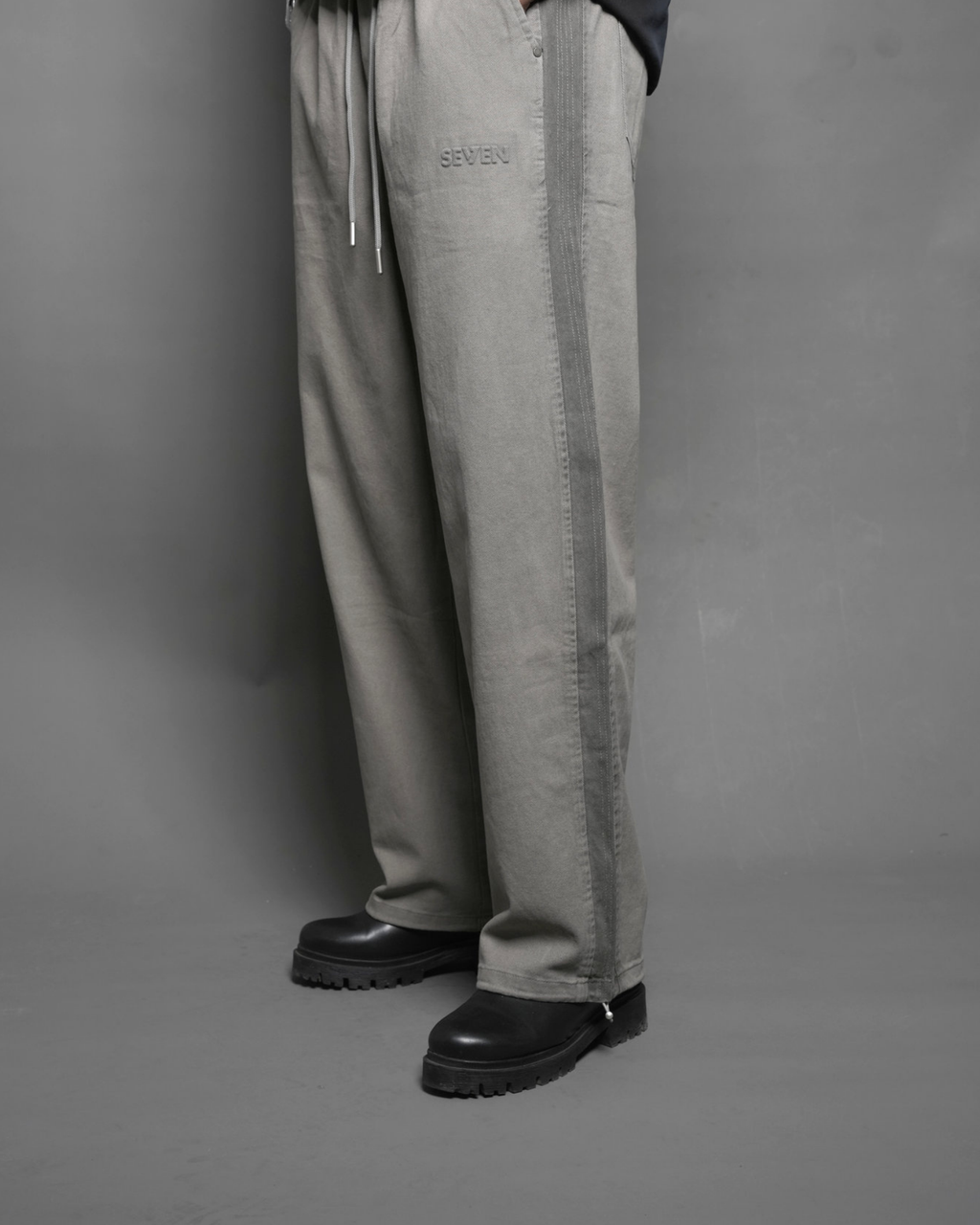 Graphite Side-Stripe Wide-Legs pant