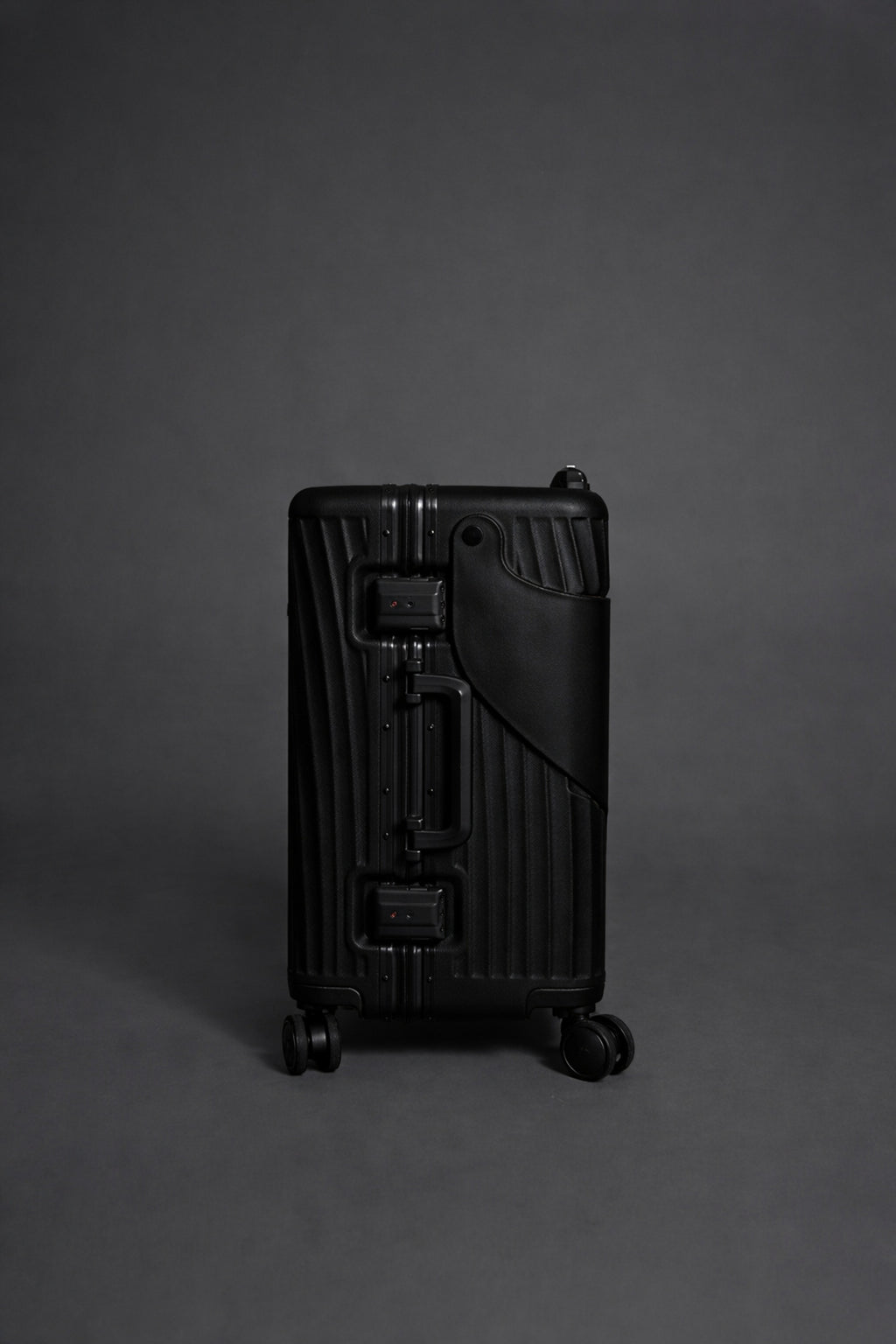 VoyageÉase Suitcase Obsidian Set of 2