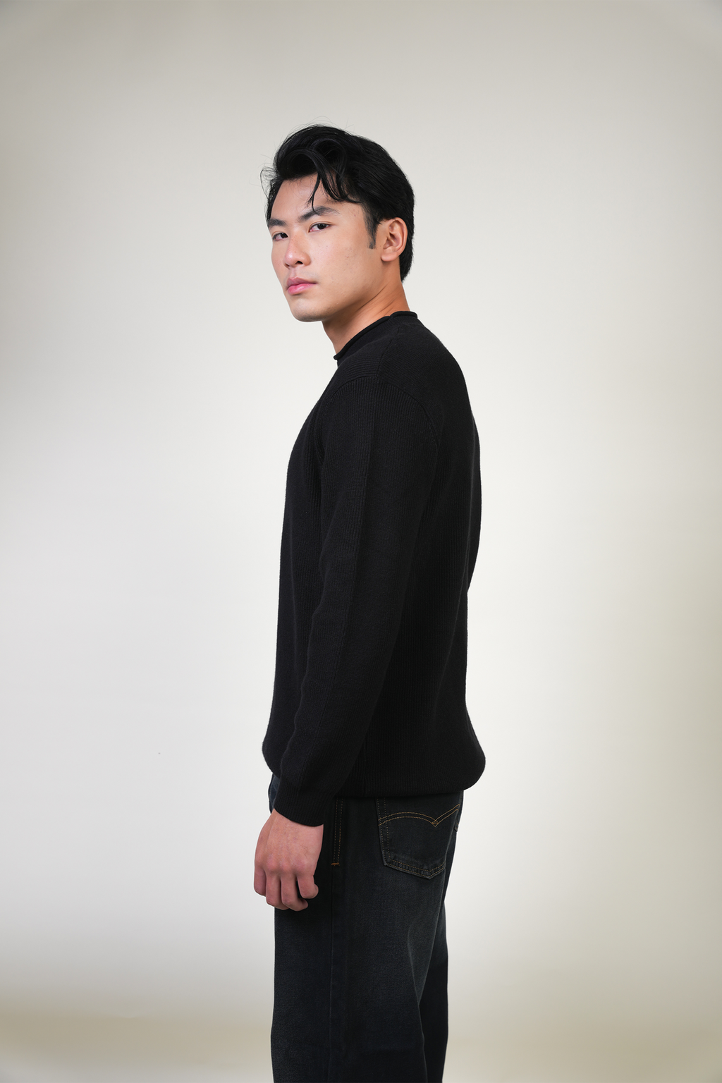 BLACK  FLAT KNIT SWEATSHIRT