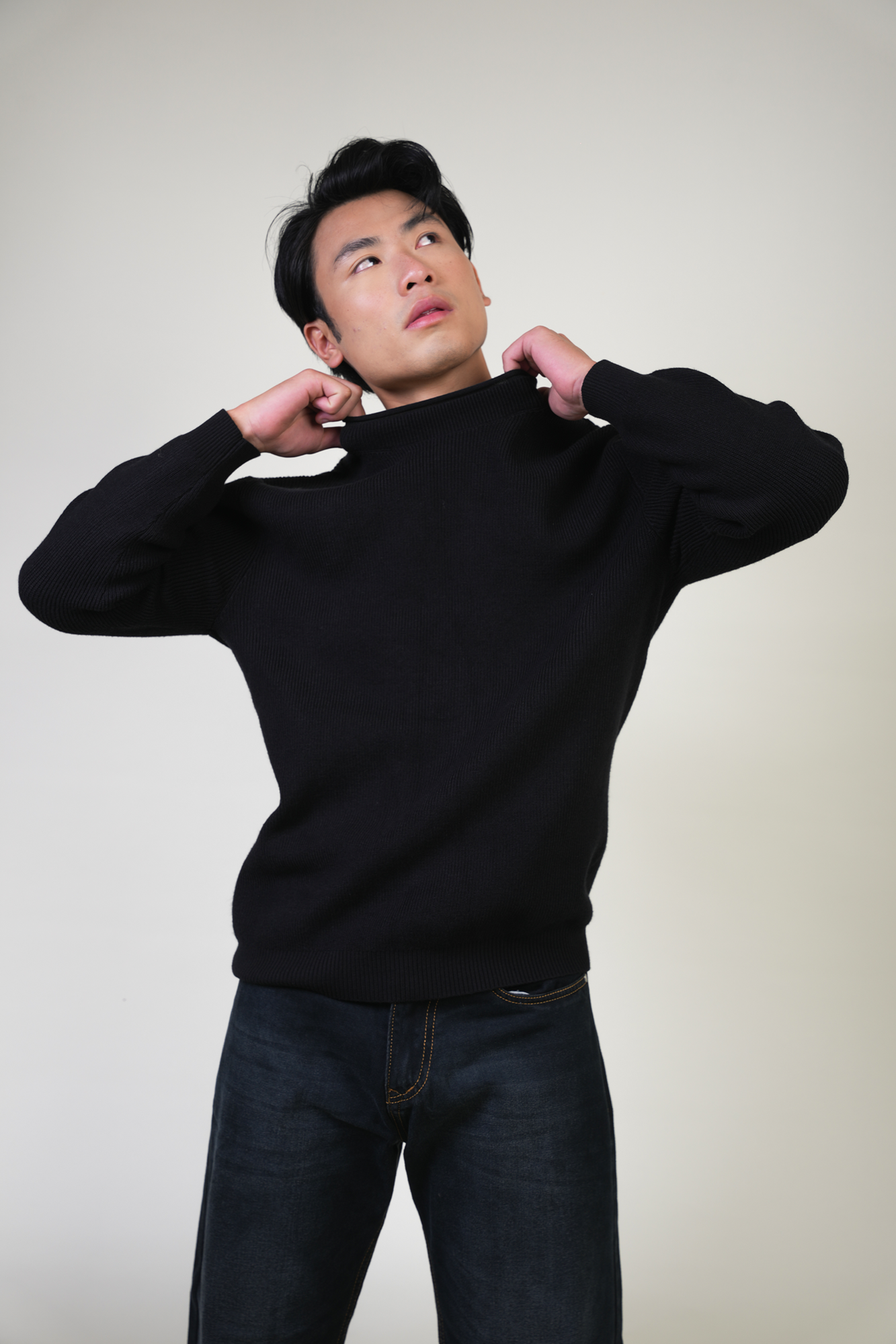 BLACK  FLAT KNIT SWEATSHIRT