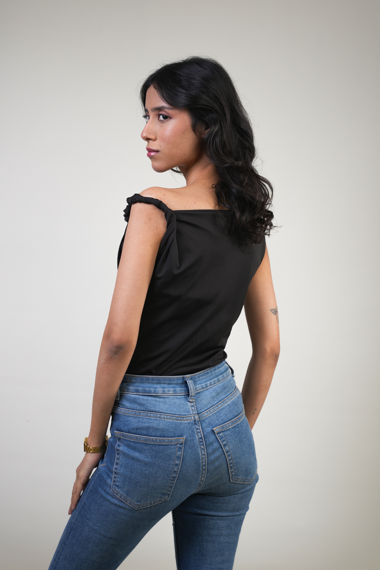BLACK ONE SHOULDER TIE TOP