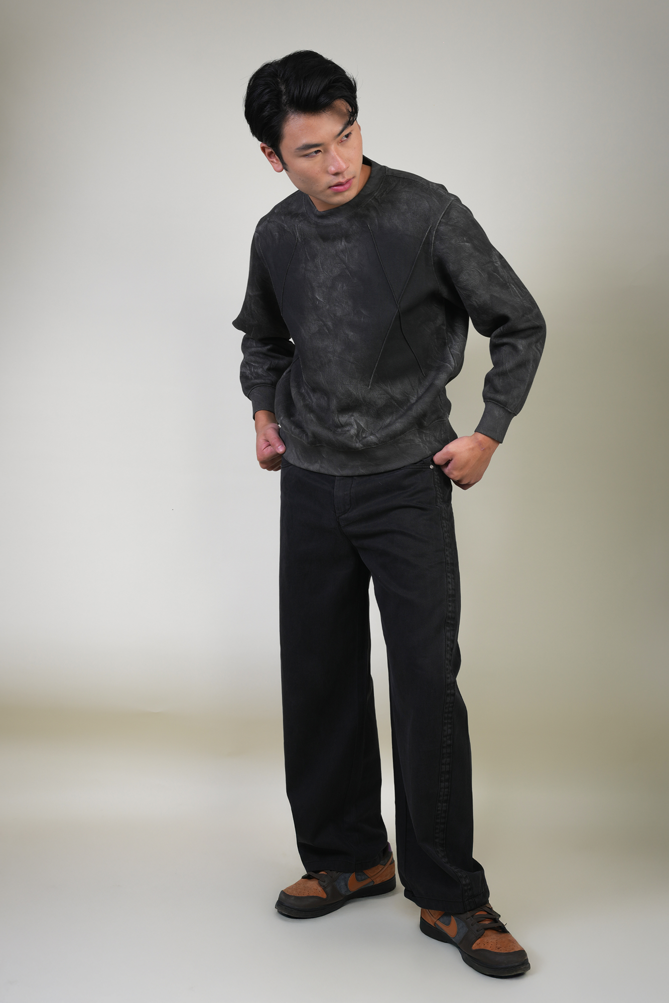 WASHED GREY RELAXED DENIM