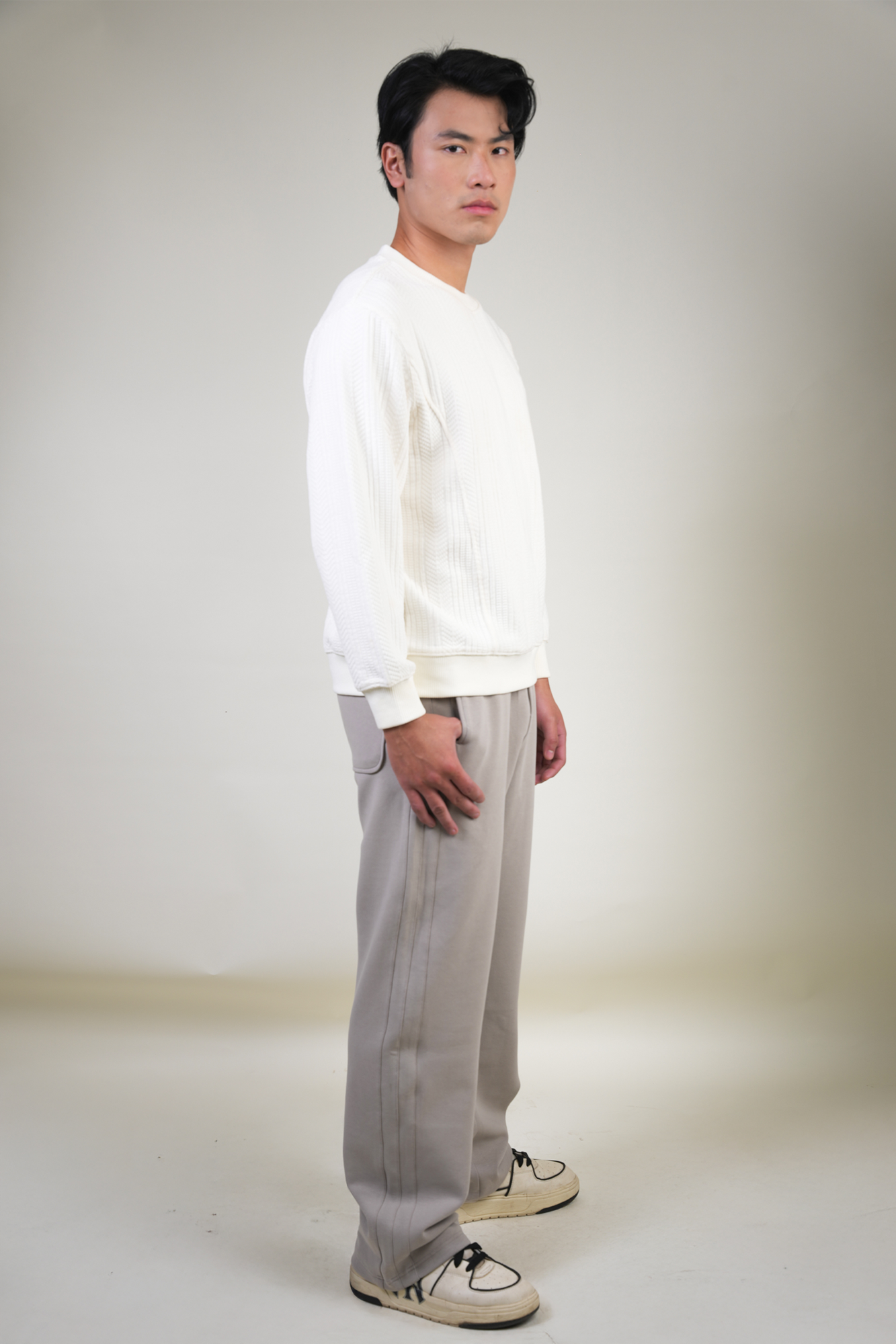 BETTER END WHITE SWEATSHIRT