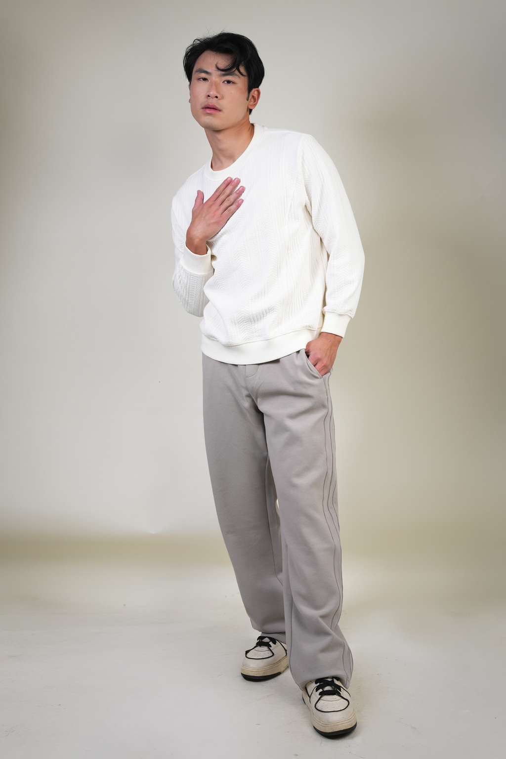 RELAXED-FIT GRAY STRAIGHT PANTS