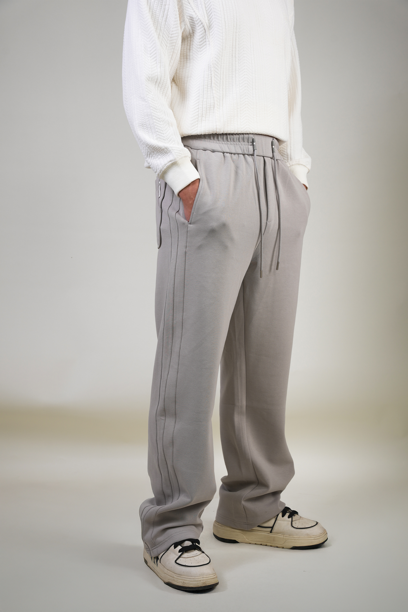 RELAXED-FIT GRAY STRAIGHT PANTS