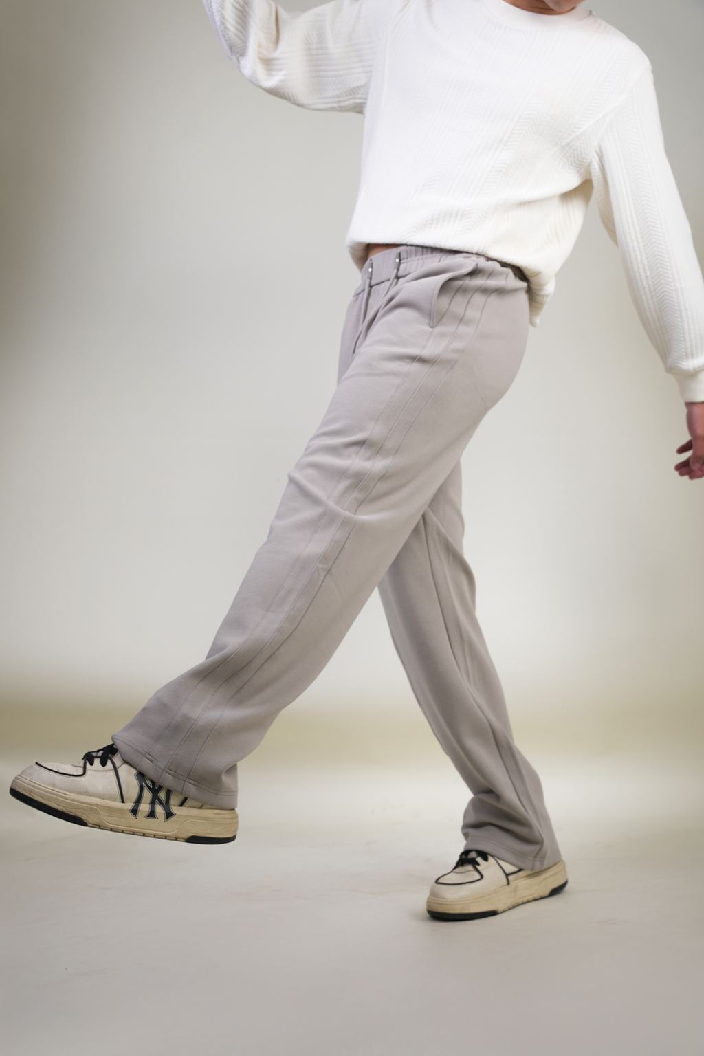 RELAXED-FIT GRAY STRAIGHT PANTS