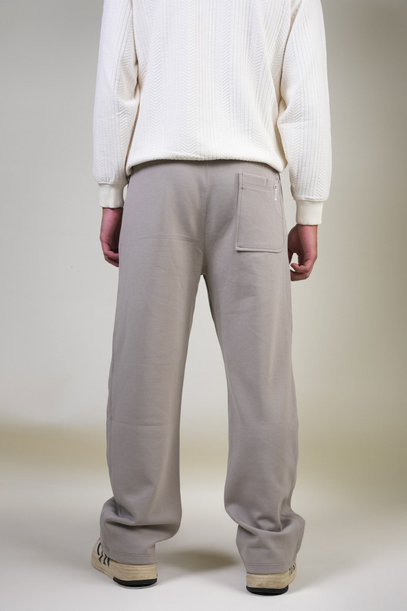 RELAXED-FIT GRAY STRAIGHT PANTS