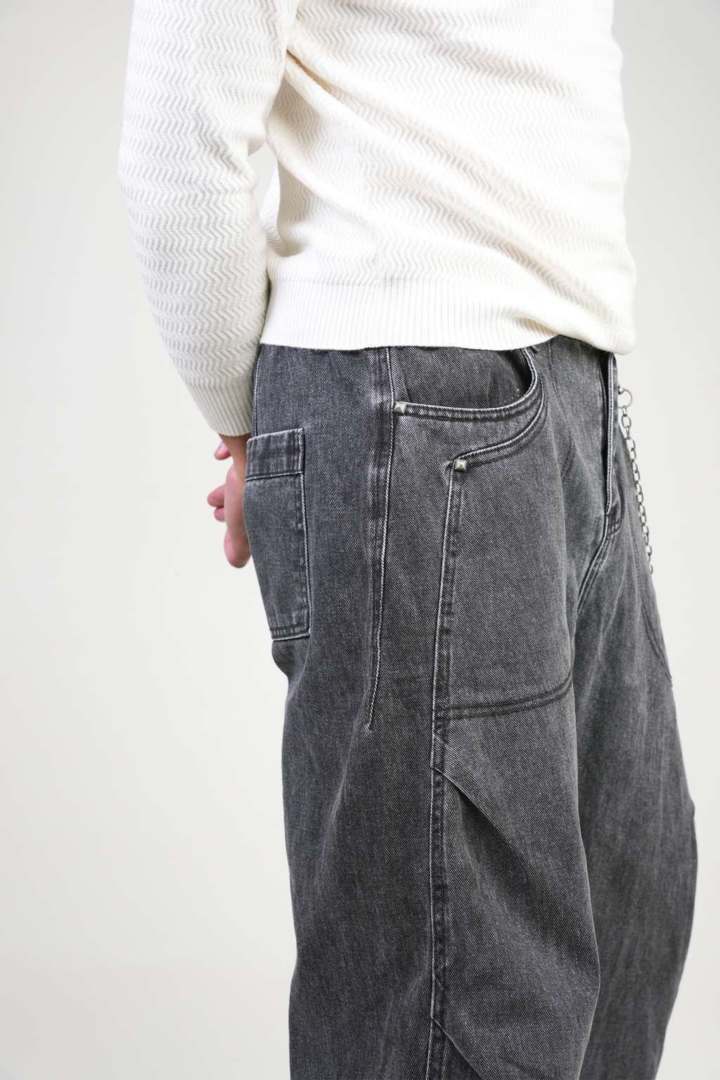 RAW GREY HEAVY-WASH CHAIN DENIM
